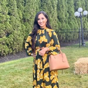 Meet your Posher, Zoya